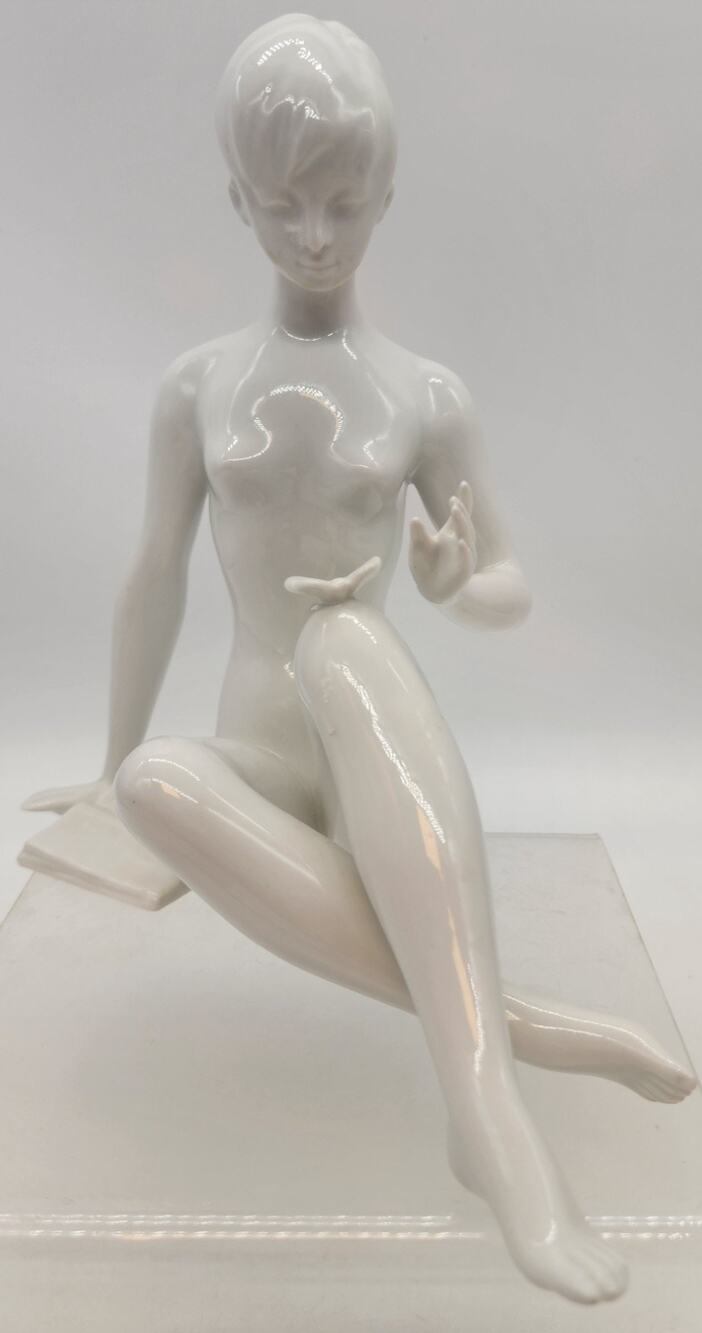 ROYAL DUX NUDE LADY GIRL SITTING WITH BUTTERFLY & BOOK - DESIGNED JIRI ČERNOCH